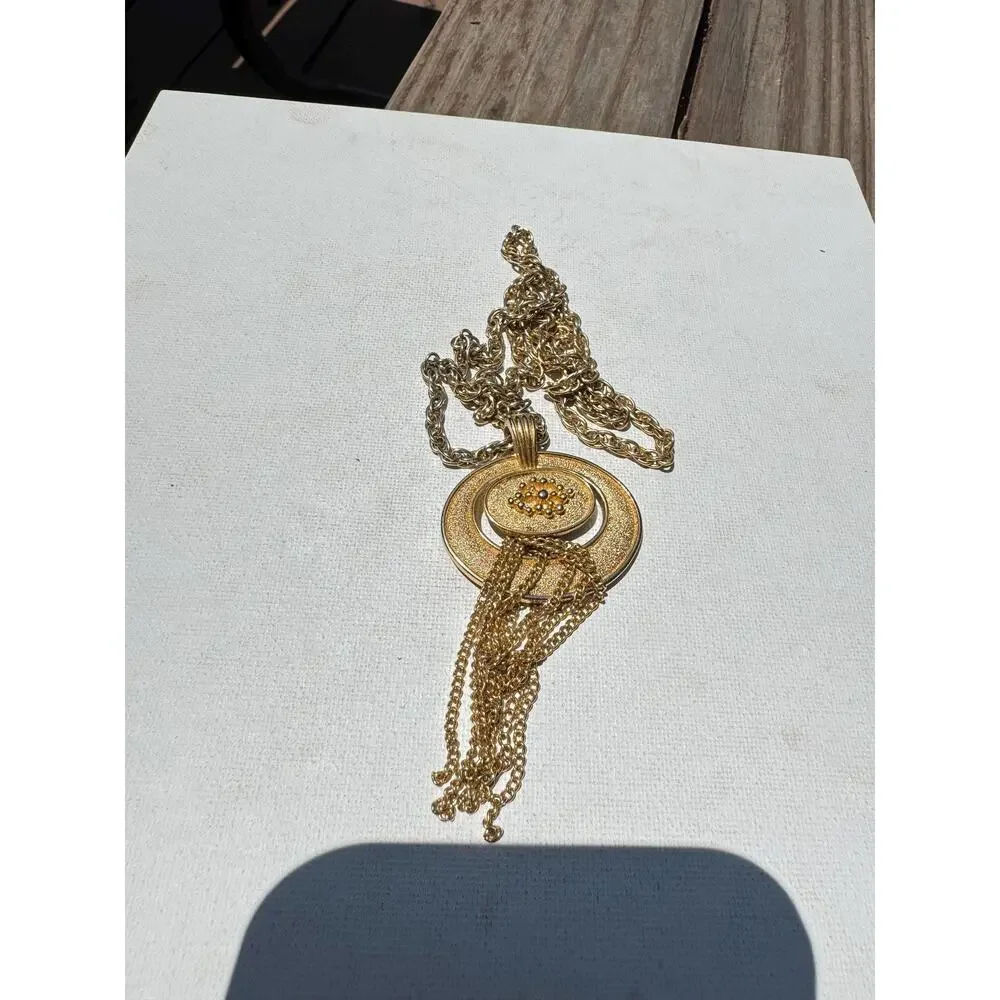 Vintage Avon Signed Gold Tone Necklace 24